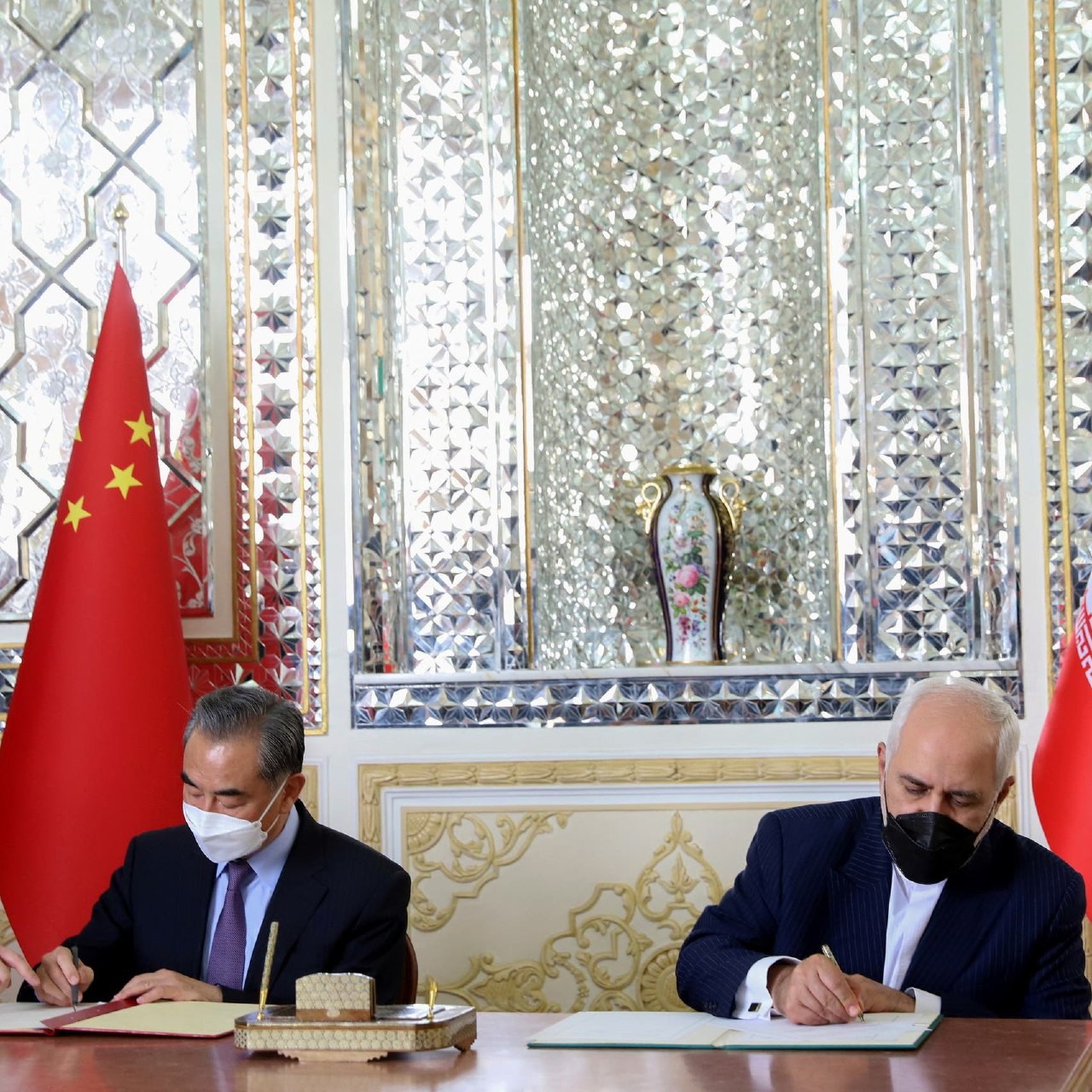 اتفاقية التعاون الاستراتيجي بين إيران والصين تتضمن بنودا سرية