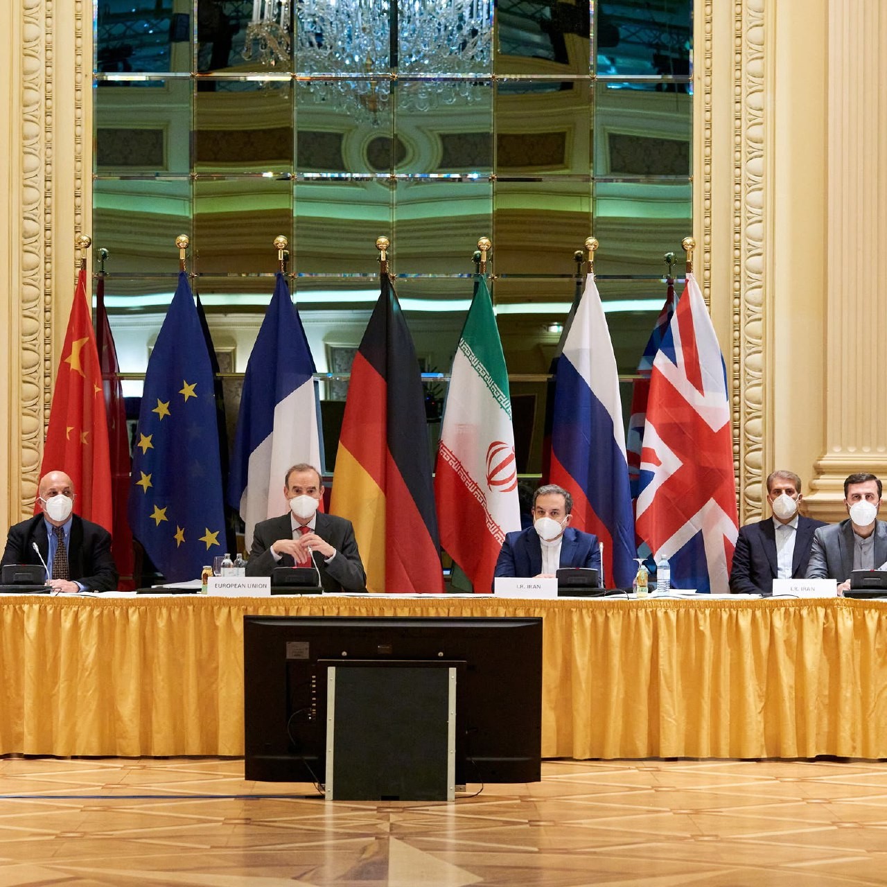 كبير المفاوضين الإيرانيين قال إنه "يجري إعداد تفاهم جديد بشأن رفع العقوبات والاتفاق النووي"