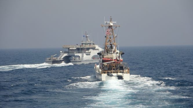زوراق تابعة للحرس الثوري الإيراني تتحرش بسفينتين أمريكيتين في الخليج العربي