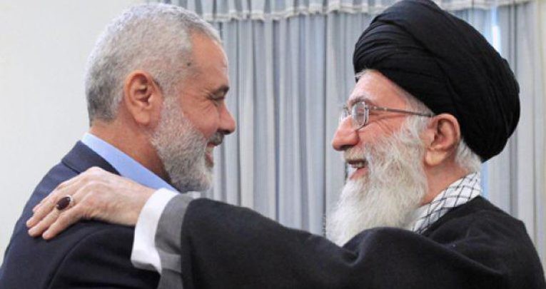 المرشد الإيراني علي خامنئي ورئيس المكتب السياسي لحركة حـمـاس