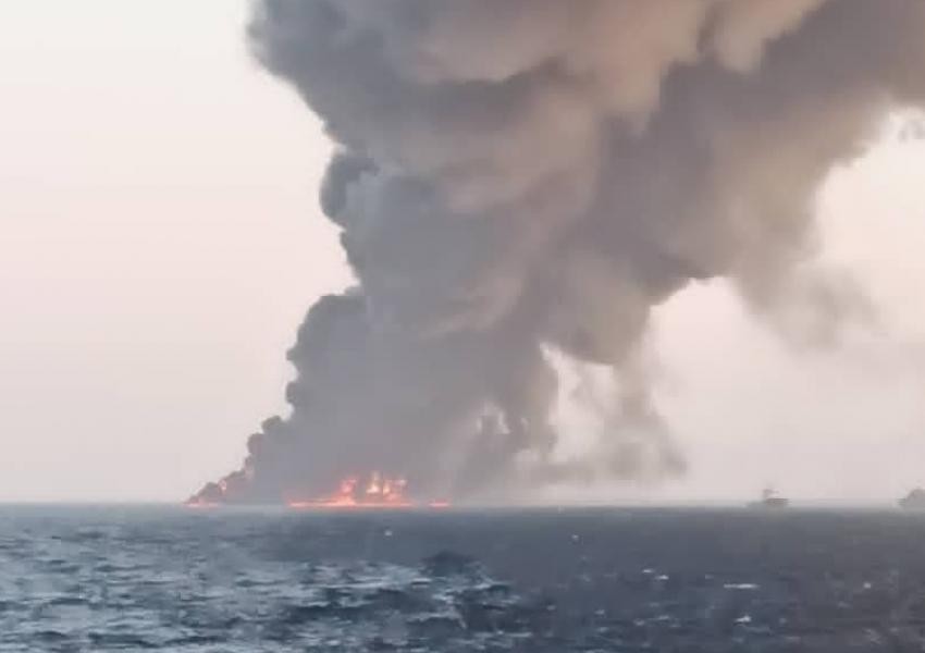 وسائل إعلام إيرانية قالت إن سبب غرق السفينة الحربية الإيرانية (خارك) ناجم عن نقص فني في غرفة المحرك