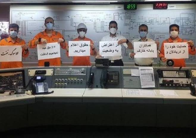 عمال قطاع البتروكيماويات في إيران بدأوا إضرابا شاملا، مطالبين بأجور أعلى