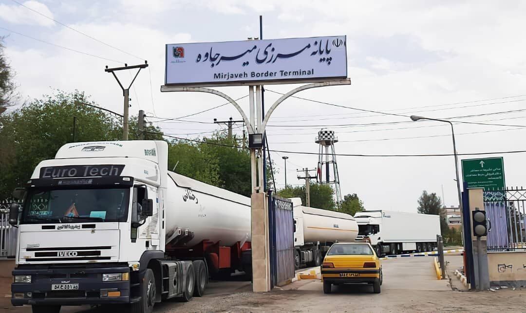 مسؤول إيراني  أعلن إغلاق ثلاثة معابر حدودية برية بين بلاده وباكستان