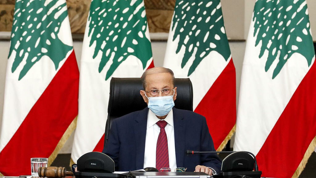 الرئيس اللبناني قال إنه لا يوافق حزب الله بإقالة المحقق  في قضية مرفأ بيروت طارق البيطار