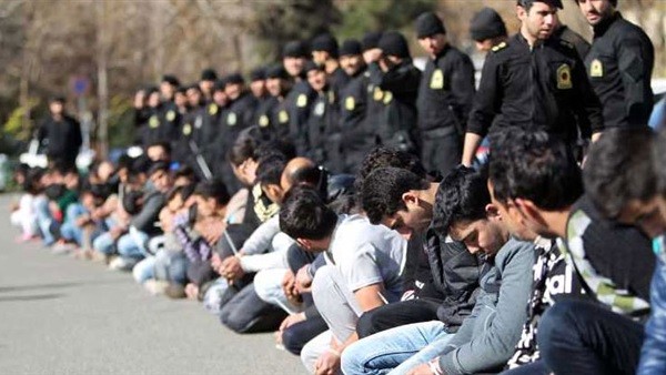 قائد شرطة طهران العميد حسين رحيمي إنهم أوقفوا 17 شخصا ارتكبوا هذه الأفعال "غير القانونية"
