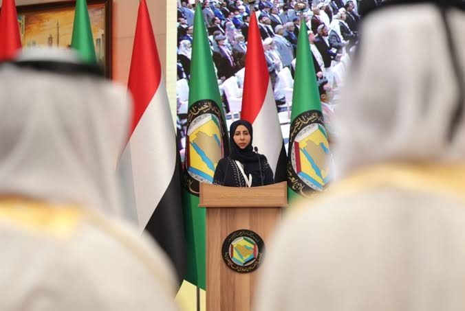 سرحان المنيخر قال إن مجلس التعاون الخليجي يقف "إلى جانب اليمنيين للخروج من الأزمة الحالية"