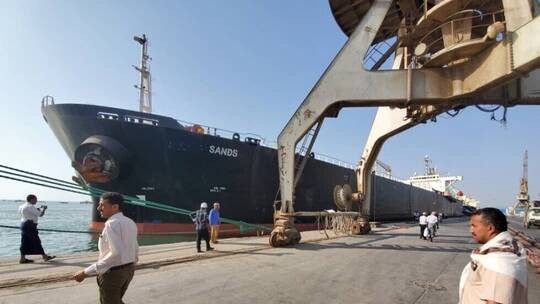 الحوثيون اتهموا التحالف العربي باحتجاز سفينة الديزل الإسعافية "أمبيريوس"