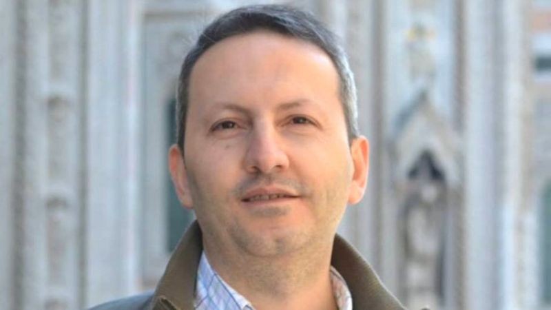 أوقف الأكاديمي "أحمد رضا جلالي" الذي كان مقيما في استوكهولم حيث عمل في معهد كارولينسكا الطبي، خلال زيارة لإيران في أبريل 2016