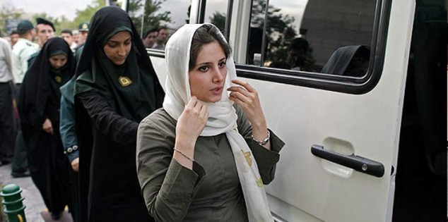 دخلت الوحدات النسائية إلى السيطرة على الاحتجاجات في إيران