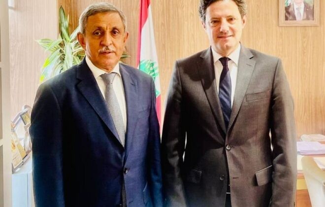 السفير اليمني في بيروت عبدالله الدعيس التقى وزير الإعلام اللبناني زياد المكاري