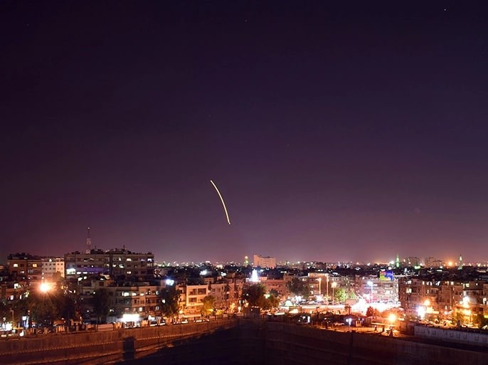 تتعرض مواقع عسكرية لقوات النظام والمليشيات الإيرانية في سوريا لقصف إسرائيلي متكرر