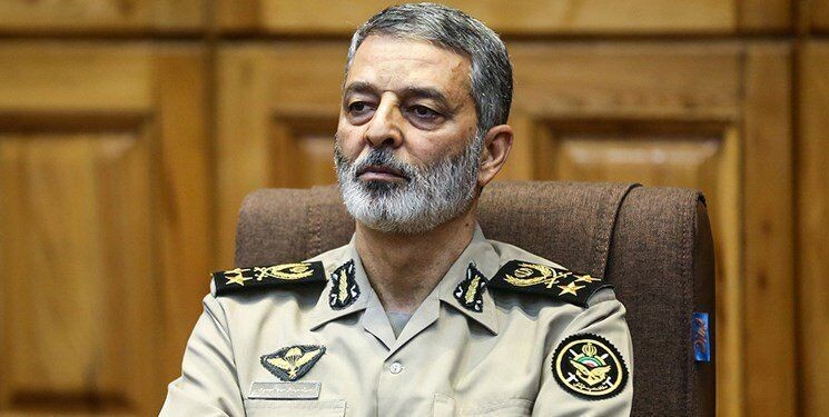 قائد الجيش الإيراني عبد الرحيم موسوي