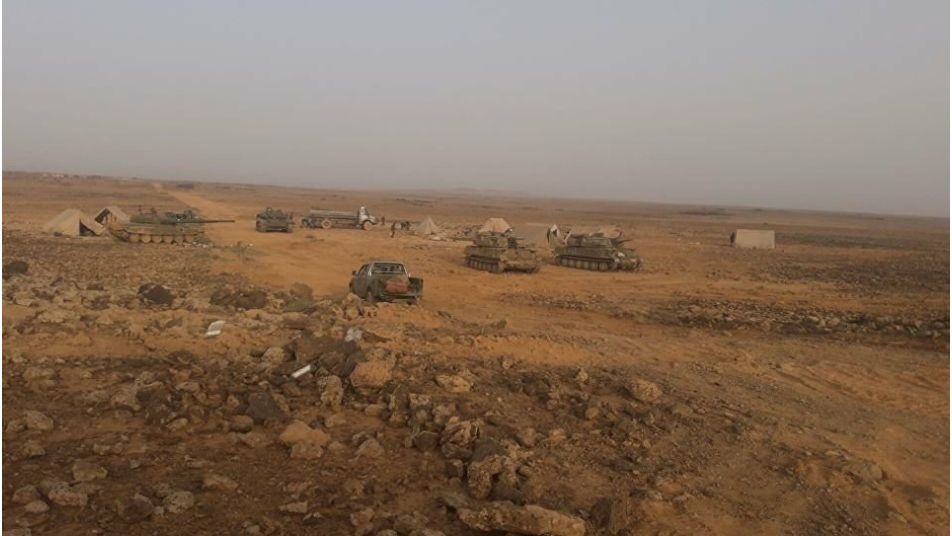 تدريبات عسكرية بالقرب من اللواء 137 جنوب مدينة دير الزور بقيادة الحاج "جعفر اللبناني"
