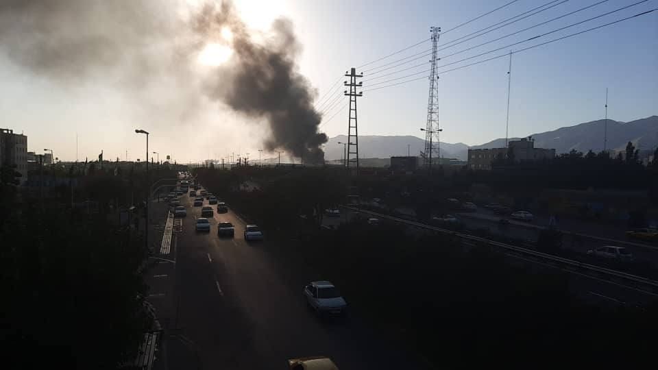 الحريق اندلع في شركة "بهنوش" للمواد الغذائية غربي العاصمة طهران