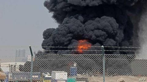 شهدت إمارة أبو ظبي الاثنين، انفجار ثلاثة صهاريج نقل محروقات بترولية، ووقوع حريق في منطقة الإنشاءات الجديدة